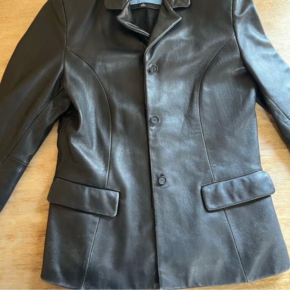 Women’s Small Leather Jacket - Picture 3 of 9